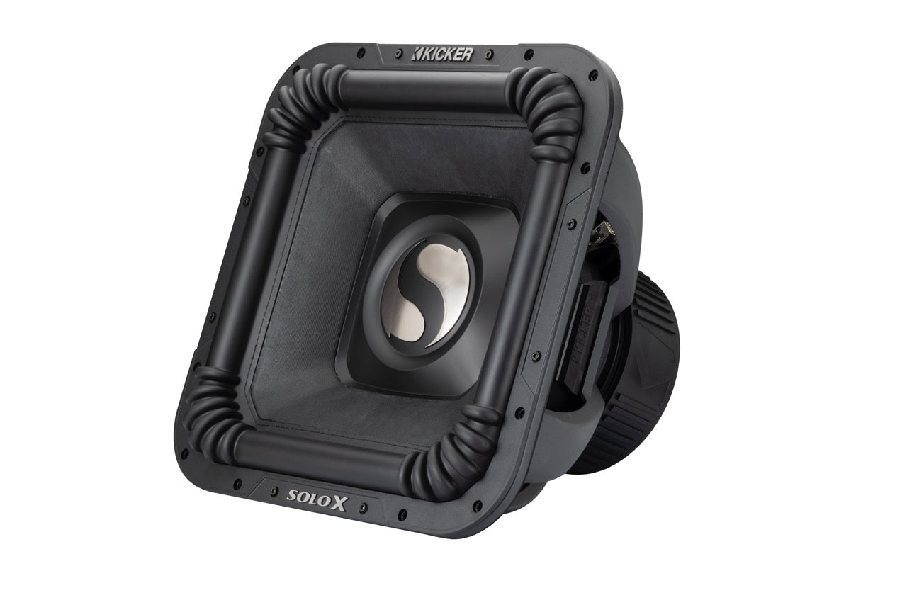 49L7X182 KICKER Solo-X 18