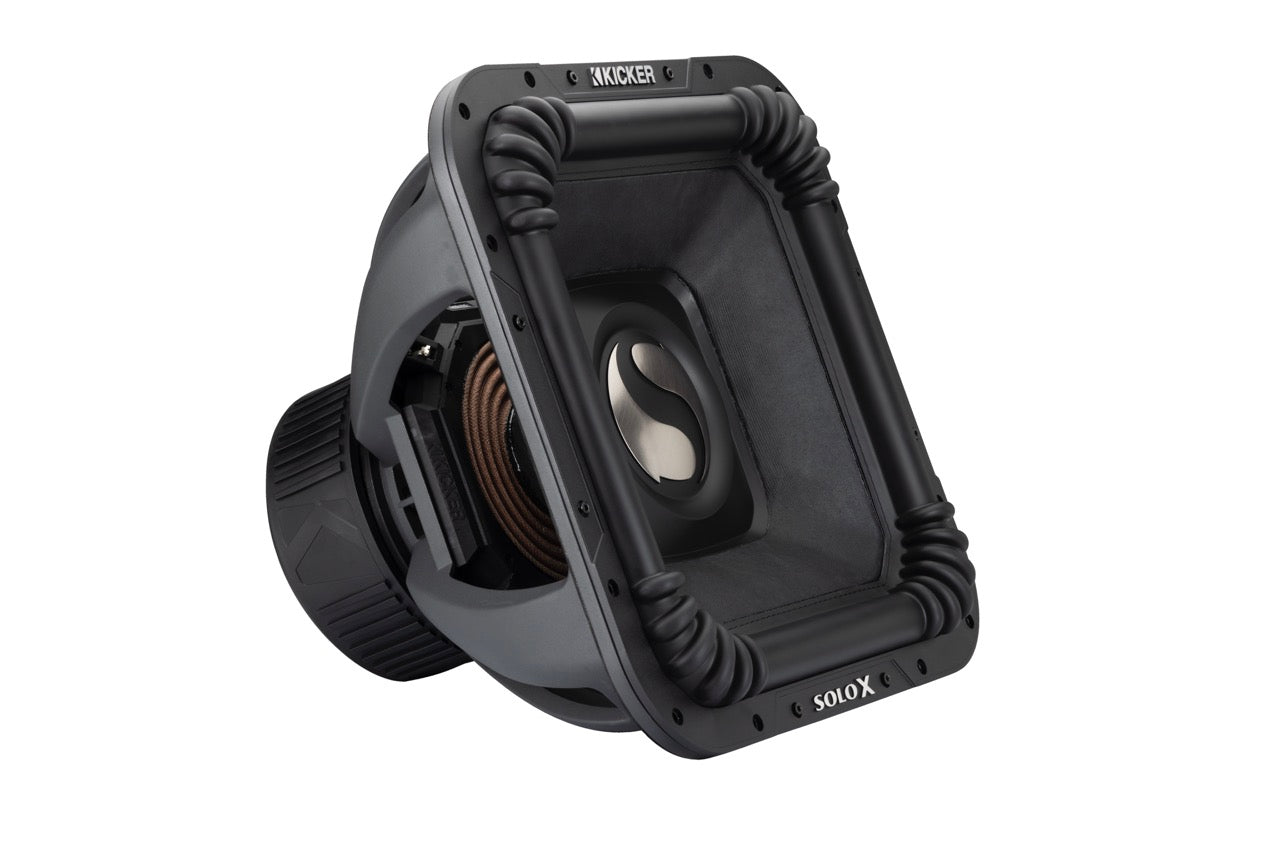 49L7X182 KICKER Solo-X 18